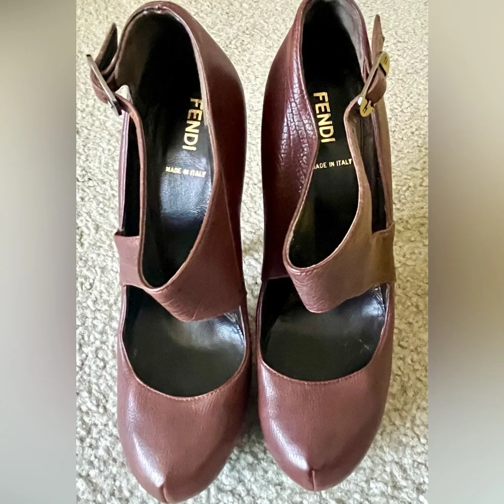 Fendi Butterfly Platform Heels EU 37/US 6.5 Vacchetta Marrone Mary Jane Pumps